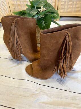 Dolce Vita peep toe fringe suede booties